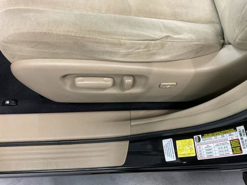 Used 2012 Toyota Highlander 4WD w/ Tech Pkg image 11