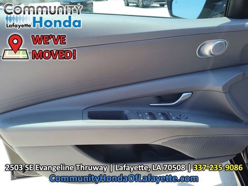 Used 2023 Hyundai Elantra SE w/ Cargo Package FWD image 18