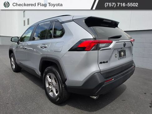 Used 2022 Toyota RAV4 XLE AWD/4WD image 3