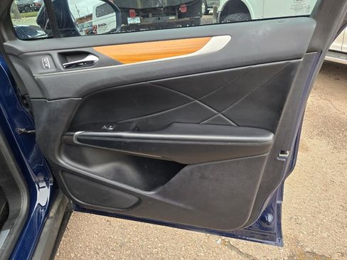 Used 2019 Lincoln MKC Reserve image 23