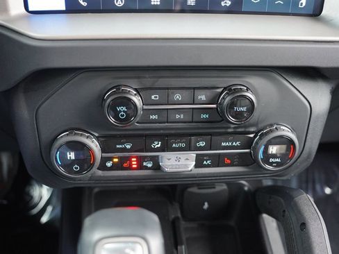 Certified 2025 Ford Bronco Outer Banks w/ Sasquatch Package image 27