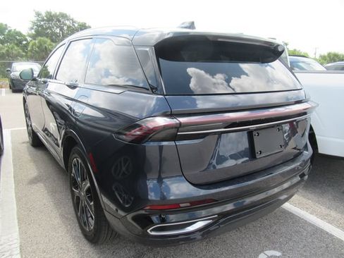 Certified 2024 Lincoln Nautilus Reserve AWD/4WD image 4