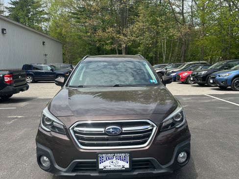 Used 2019 Subaru Outback 3.6R Touring AWD/4WD image 2