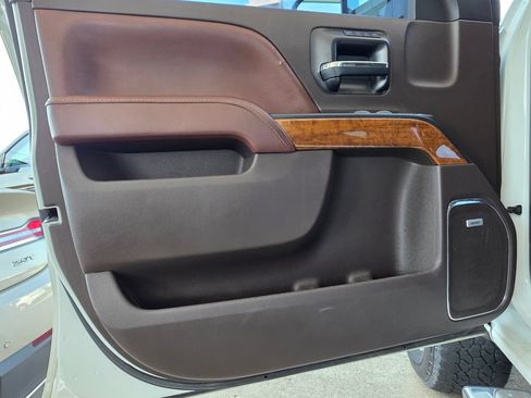 Used 2016 Chevrolet Silverado 2500 High Country w/ Duramax Plus Package AWD/4WD image 13