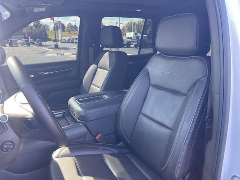 Used 2024 GMC Yukon Denali AWD/4WD image 11