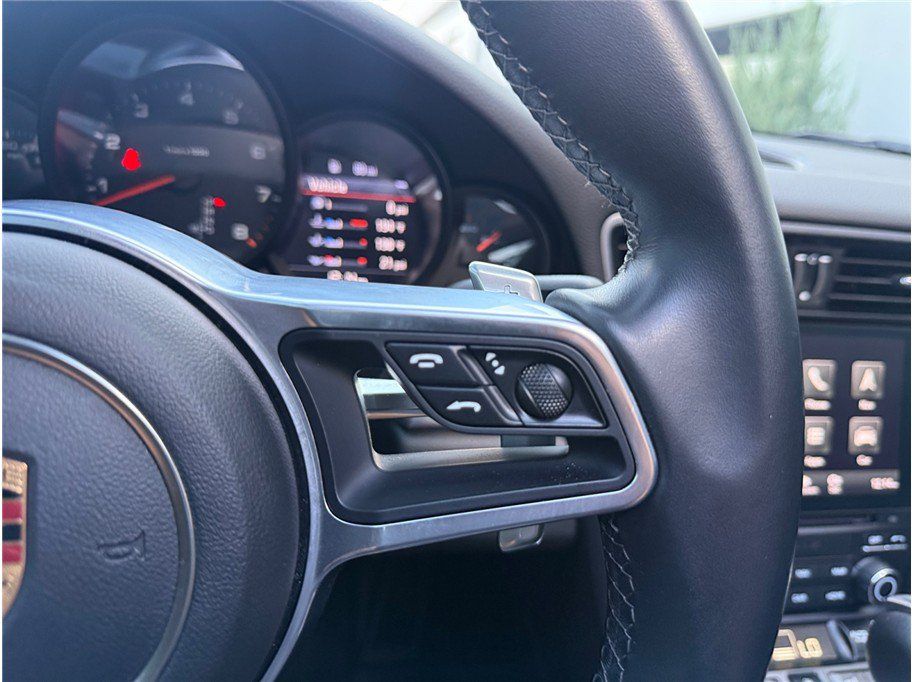 Used 2017 Porsche 911 Carrera RWD image 25