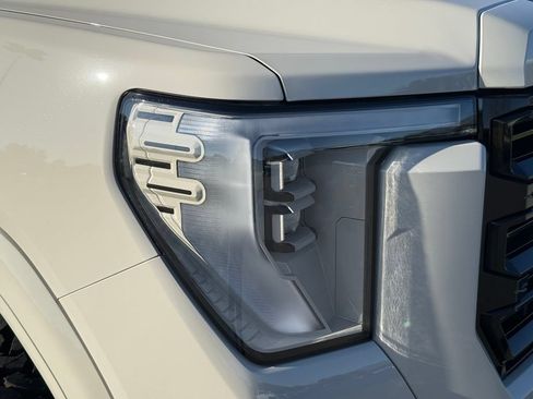 Used 2026 GMC Sierra 2500 AT4 AWD/4WD image 16