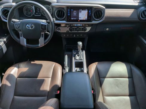 Used 2018 Toyota Tacoma Limited image 30