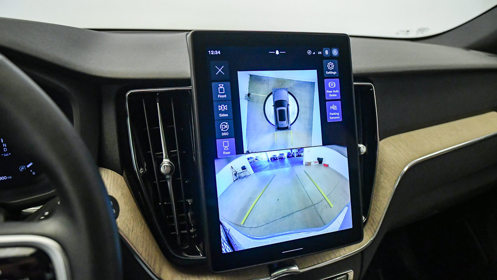 Certified 2026 Volvo XC60 B5 Plus AWD/4WD image 21