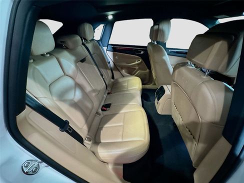 Used 2020 Porsche Macan S image 22