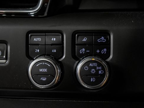 Used 2024 GMC Sierra 3500 Denali w/ Denali Reserve Package AWD/4WD image 26
