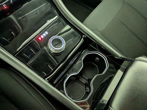 Certified 2023 Jeep Grand Cherokee Laredo image 30