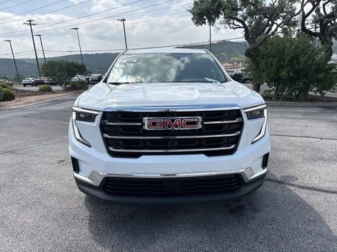 Certified 2025 GMC Acadia Elevation FWD image 10