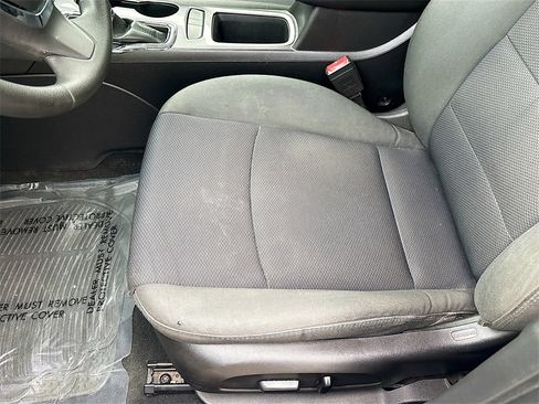 Used 2017 Chevrolet Cruze LT w/ Convenience Package image 18