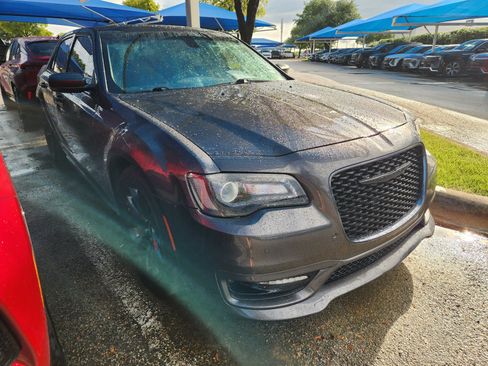 Used 2021 Chrysler 300 Touring L RWD image 1
