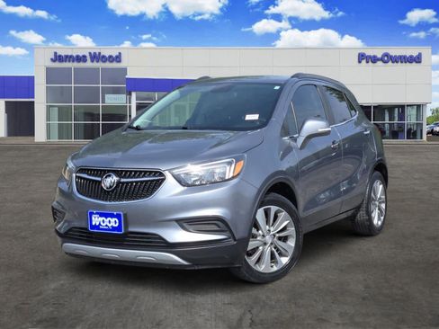 Used 2019 Buick Encore Preferred FWD image 1