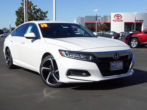 Used 2019 Honda Accord Sport image 2