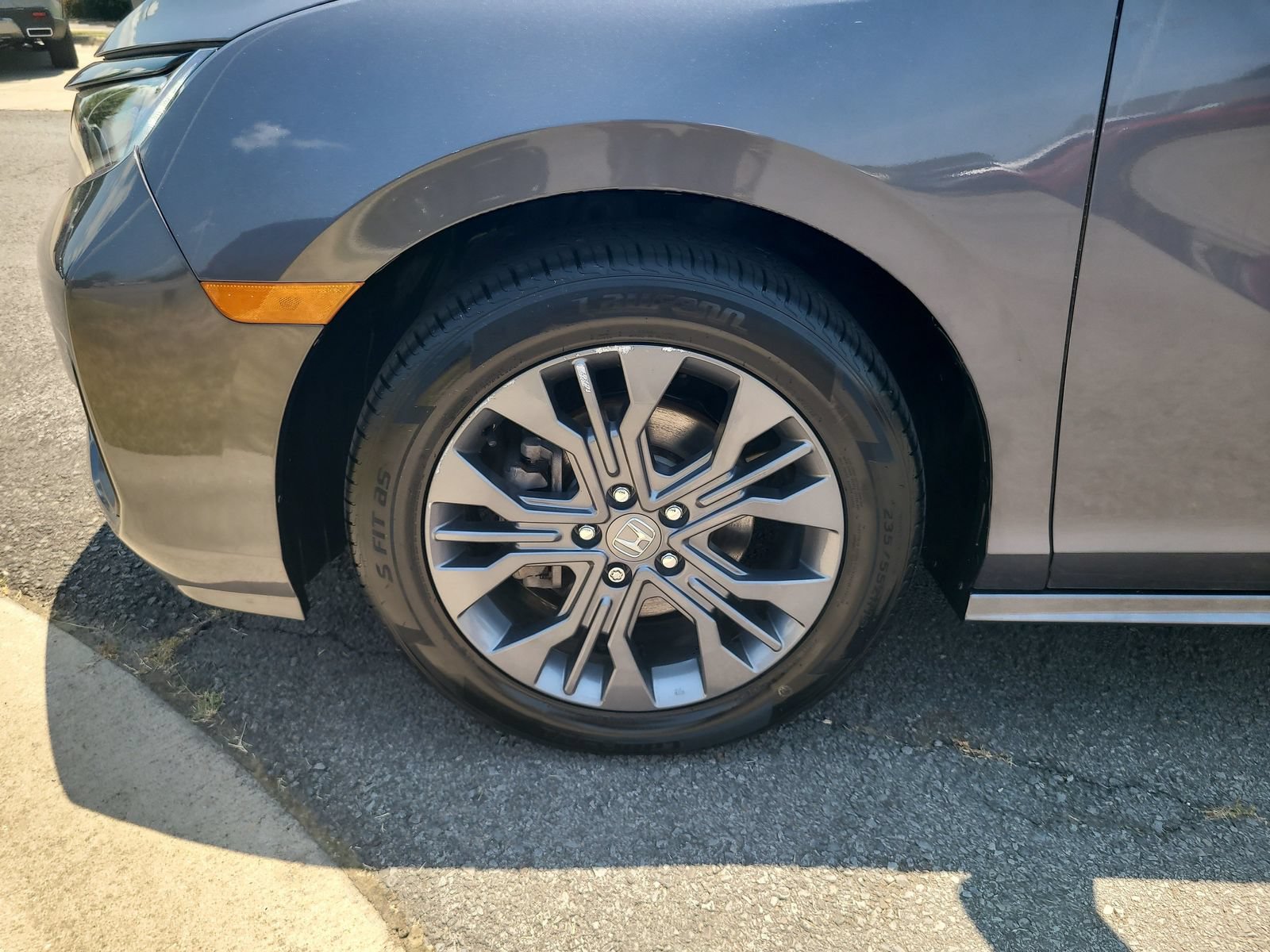 Used 2025 Honda Odyssey Touring image 9