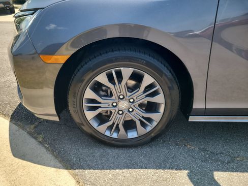 Used 2025 Honda Odyssey Touring image 9