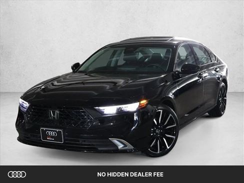 Used 2023 Honda Accord Touring image 1