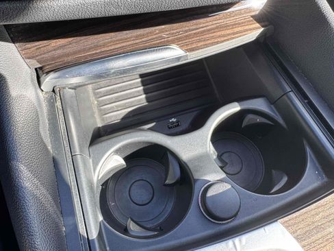 Used 2018 BMW 530i w/ Premium Package image 33