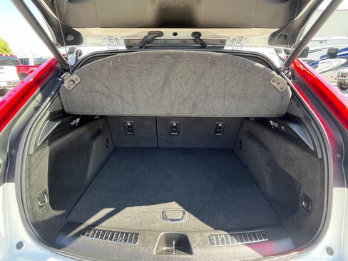 Used 2024 Cadillac XT4 Premium Luxury image 18