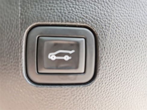 Certified 2023 Buick Enclave Avenir w/ Avenir Technology Package image 14