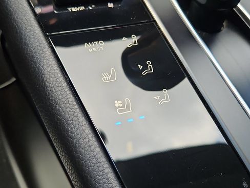 Certified 2026 Porsche Macan AWD/4WD image 25