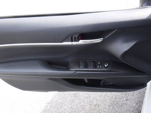 Used 2023 Toyota Camry XSE image 14