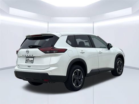 Used 2025 Nissan Rogue SV FWD image 7
