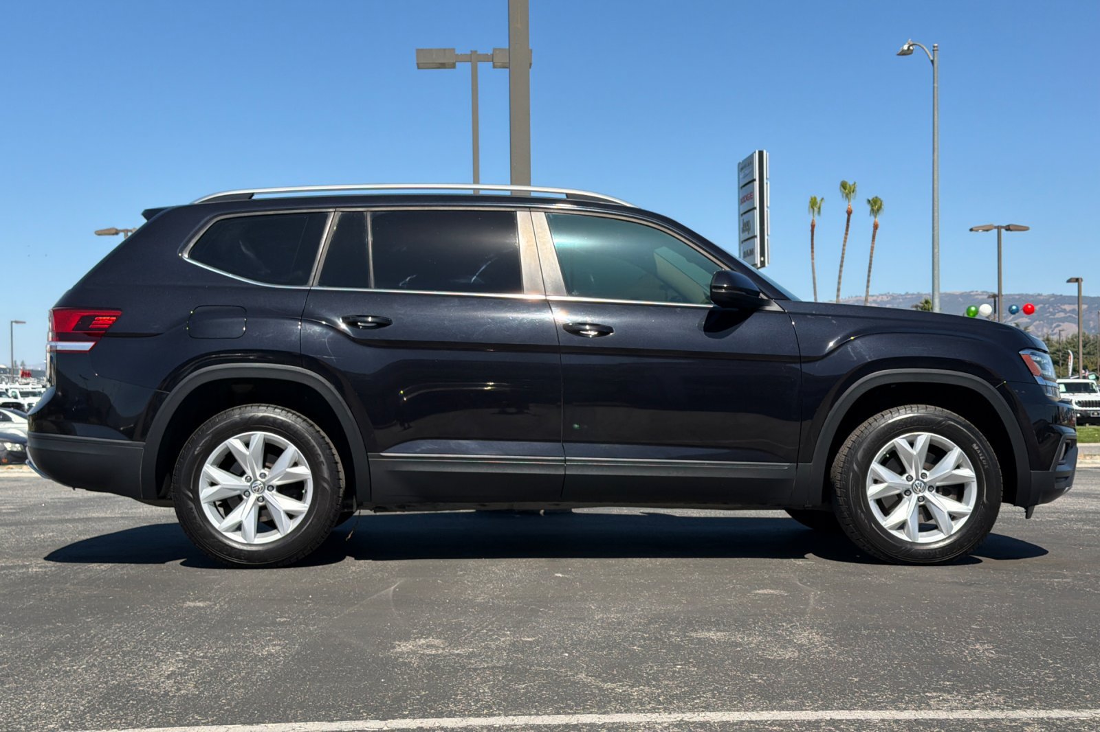 Used 2018 Volkswagen Atlas SE FWD image 3