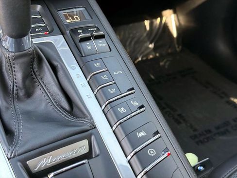 Used 2021 Porsche Macan S image 26