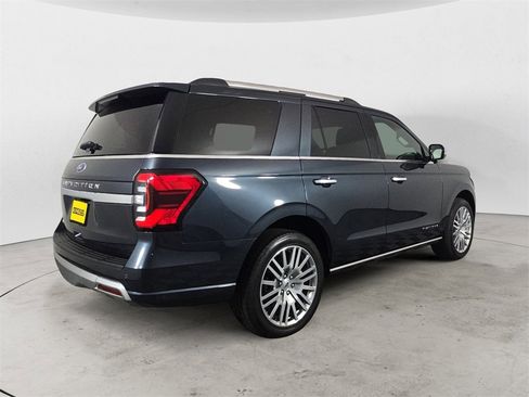 Used 2024 Ford Expedition Platinum image 5