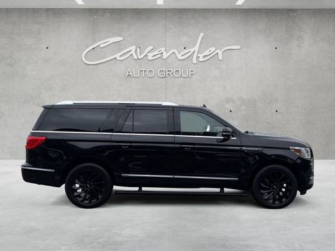 Used 2020 Lincoln Navigator L Reserve w/ Equipment Group 208A Reserve image 17