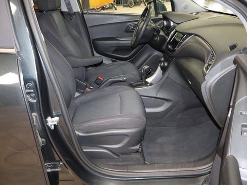 Used 2018 Chevrolet Trax LT AWD/4WD image 21
