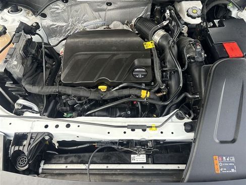Certified 2024 Chevrolet Trax LT w/ Driver Confidence Package FWD image 28