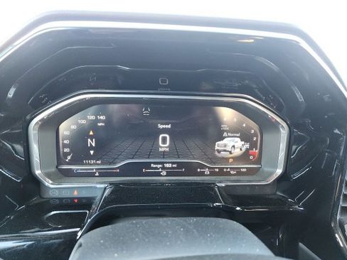 Used 2024 GMC Sierra 1500 Elevation w/ Preferred Package image 10