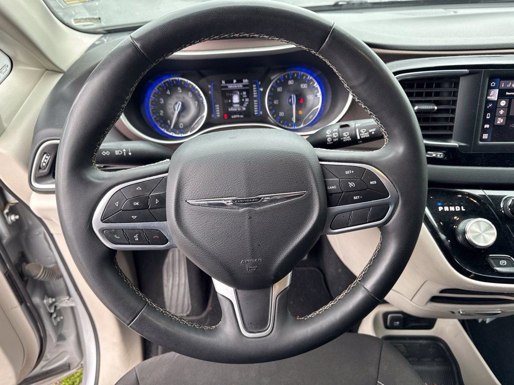 Used 2024 Chrysler Voyager LX FWD image 14