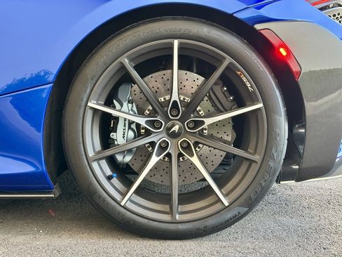 Used 2022 McLaren 765LT image 30