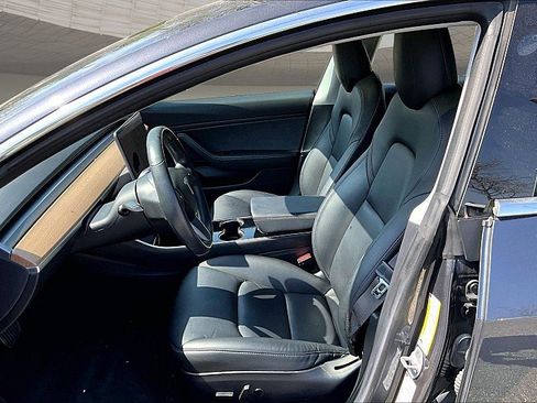 Used 2018 Tesla Model 3 Long Range image 47