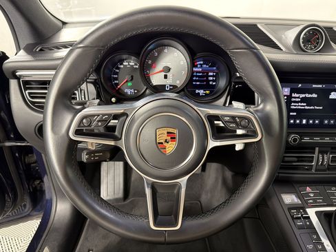 Certified 2019 Porsche Macan S AWD/4WD image 18