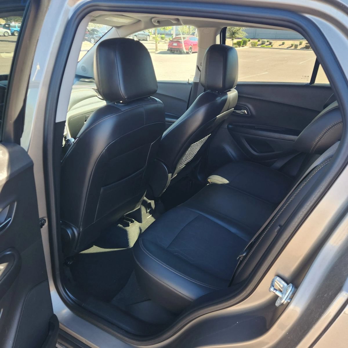 Used 2021 Chevrolet Trax LT w/ LT Convenience Package FWD image 9