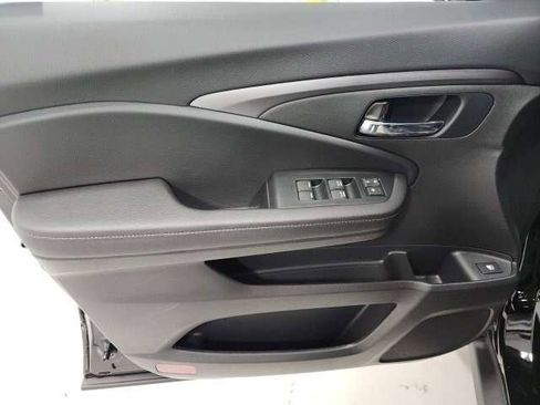 Used 2023 Honda Ridgeline Sport image 17