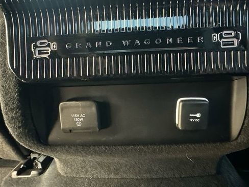Used 2024 Jeep Grand Wagoneer Series III AWD/4WD image 18