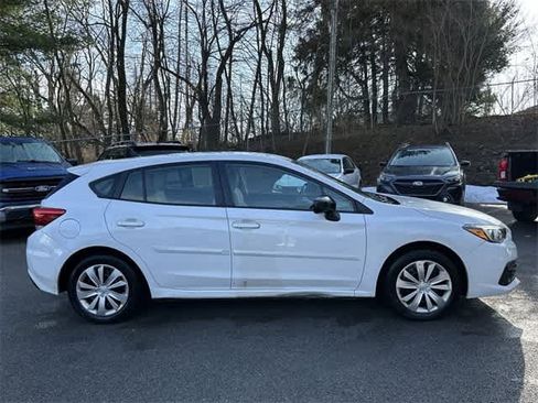 Certified 2022 Subaru Impreza 2.0i image 3