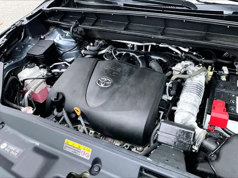 Used 2022 Toyota Highlander Platinum image 36