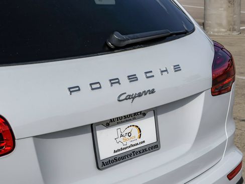Used 2017 Porsche Cayenne Platinum Edition AWD/4WD image 59