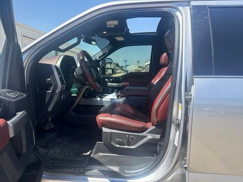 Used 2022 Ford F350 Platinum AWD/4WD image 4