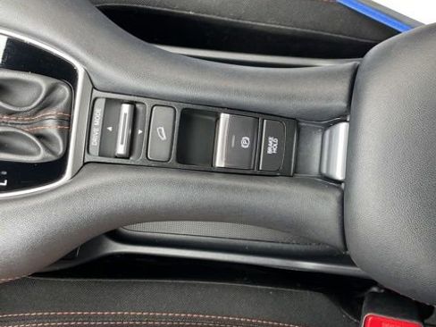 Used 2024 Honda HR-V Sport image 11