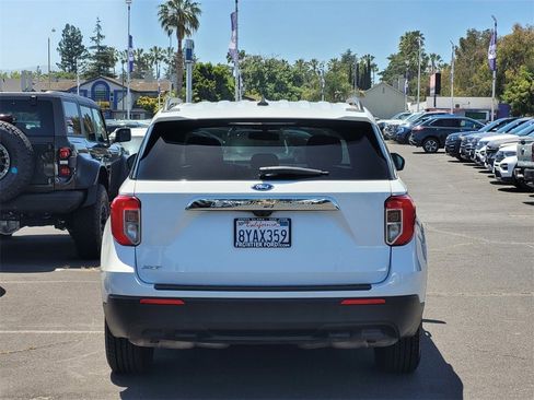 Used 2021 Ford Explorer XLT image 5